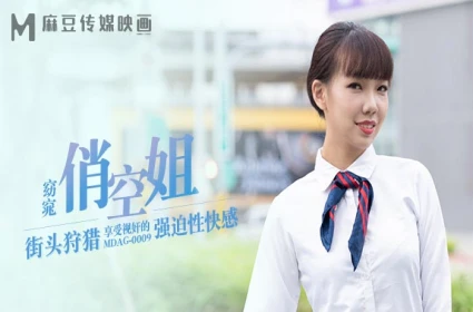 Đôi bạn trẻ hư hỏng thỏa mãn lòng thèm khát trong nhà vệ sinh công cộng